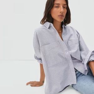 Everlane Boxy Oxford in size Small, Black & White